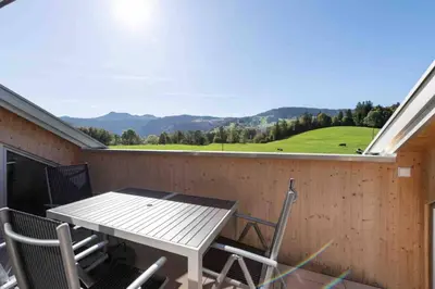 Ein allgemeiner Bergblick oder ein Berglick von der Ferienwohnung aus