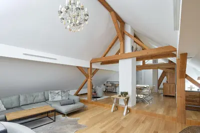 Ein Sitzbereich in der Unterkunft Außergewöhnliches Loft am Pfänderhang mit Seeblick