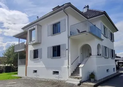 Das Gebäude in dem sich die Ferienwohnung befindet