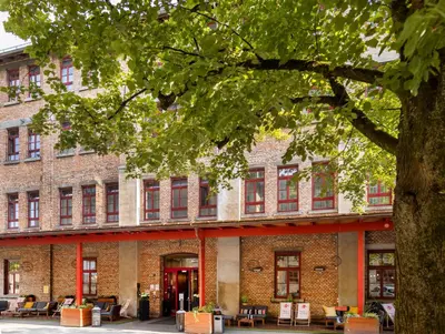 Das Gebäude in dem sich das Hotel befindet