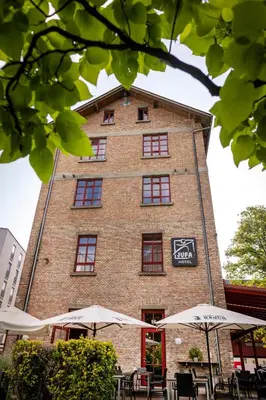 Das Gebäude in dem sich das Hotel befindet