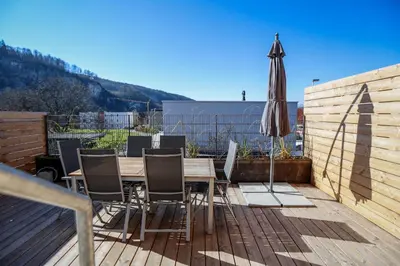 Ein allgemeiner Bergblick oder ein Berglick von der Ferienwohnung aus