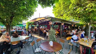 Gäste, die in der Unterkunft ALPSTADT LIFESTYLE Hotel übernachten
