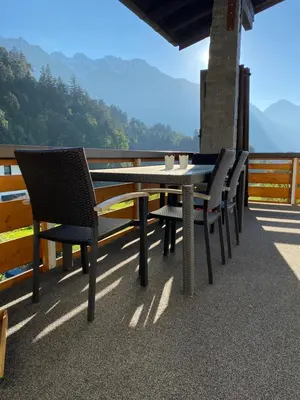Ein allgemeiner Bergblick oder ein Berglick von der Ferienwohnung aus