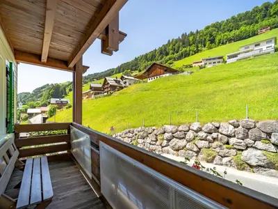Ein allgemeiner Bergblick oder ein Berglick von der Ferienwohnung aus