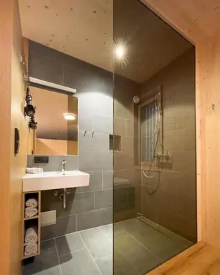 Ein Badezimmer in der Unterkunft Apartment Bergblick-Mellau mit E-Ladesäule