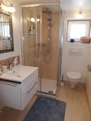 Ein Badezimmer in der Unterkunft Gemütliche Wohnung in Einfamilienhaus