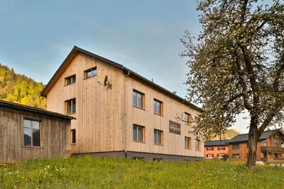 Das Gebäude in dem sich die Ferienwohnung befindet