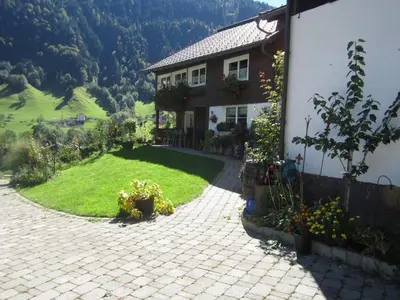 Ein Garten an der Unterkunft Ferienwohnung Helma