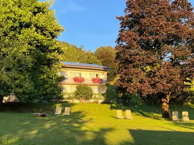 Ein Garten an der Unterkunft Hotel-Pension Sternen