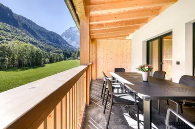 Ein allgemeiner Bergblick oder ein Berglick von der Ferienwohnung aus