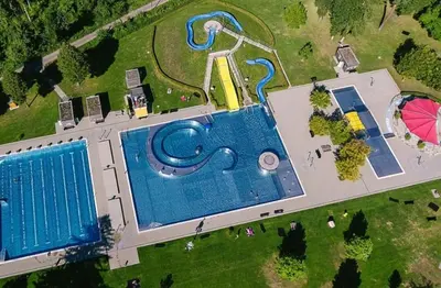 Der Swimmingpool an oder in der Nähe von Ferienhaus Haus im Garten