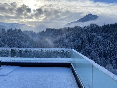 Ein allgemeiner Bergblick oder ein Berglick von der Ferienwohnung aus