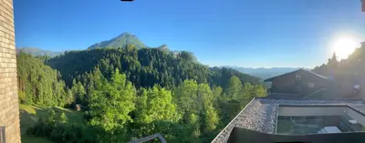 Ein allgemeiner Bergblick oder ein Berglick von der Ferienwohnung aus