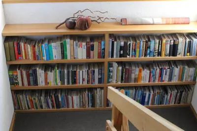 Die Bibliothek in der Ferienwohnung