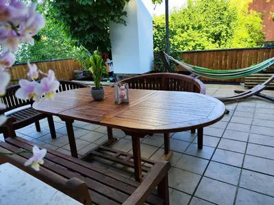 Ein Balkon oder eine Terrasse in der Unterkunft Haus La-Vi in See Nähe