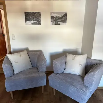 Ein Sitzbereich in der Unterkunft Walserhaus Fritz