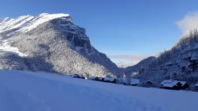 Ein allgemeiner Bergblick oder ein Berglick von des Bed & Breakfasts aus