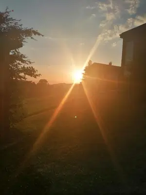 Blick auf den Sonnenuntergang/Sonnenaufgang von der Ferienwohnung aus oder aus der Nähe