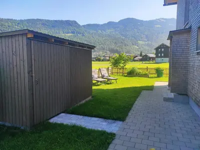 Ein allgemeiner Bergblick oder ein Berglick von der Ferienwohnung aus