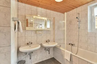 Ein Badezimmer in der Unterkunft Apartmenthaus Steiner