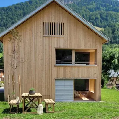 Ein allgemeiner Bergblick oder ein Berglick von der Ferienwohnung aus
