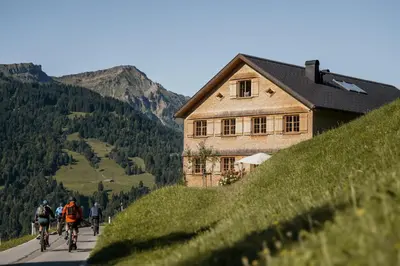 Ein allgemeiner Bergblick oder ein Berglick von der Ferienwohnung aus