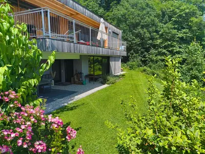 Ein Garten an der Unterkunft Casa Farnach