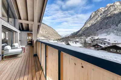 Ein allgemeiner Bergblick oder ein Berglick von der Ferienwohnung aus