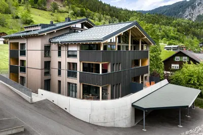 Ein allgemeiner Bergblick oder ein Berglick von der Ferienwohnung aus