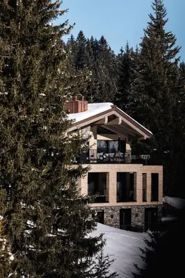 Das Gebäude in dem sich das Chalet befindet
