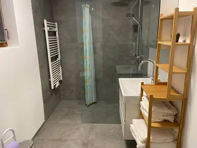 Ein Badezimmer in der Unterkunft Haus Elke